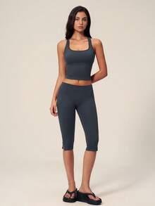 TimeOff Women's One Set Solid Color U-Neck Square Neck Racerback Tank Top And Side Slit Mid-Length Shorts Sports Set - Grey - View 5
