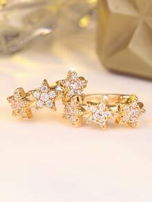 1 Elegant And Delicate Triple Five-Pointed Star Design Women's Earrings-Earrings With A Dreamy, Starlit Vibe, Perfect For Everyday Wear - Yellow Gold - View 4