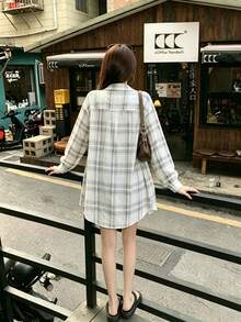 1件女款紫色格紋長袖襯衫，適合疊穿與秋季穿搭，休閒寬鬆外套上衣 - 白色 - 查看 4