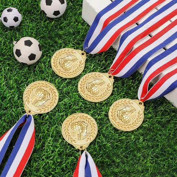 Sports Football Medal, Gold Sports Medal, Event Commemorative Medal Metal Pendant, Durable Material, Suitable For Sports Competitions, Football Matches, School Competitions, Running, Contests, Party Gifts And Team Awards