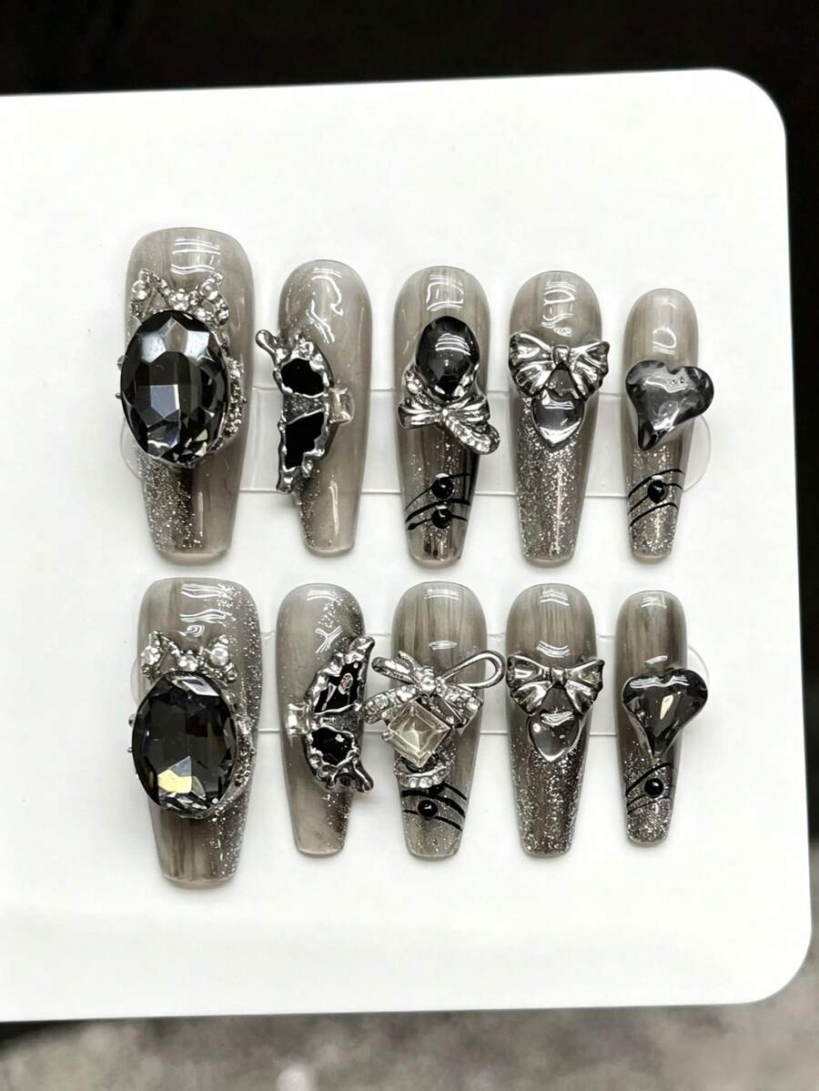 10片手工穿戴式美甲貼片，棺材甲型，黑灰色暗黑龐克哥德風，甜酷設計附愛心、蝴蝶結與水鑽裝飾，奢華重工純手工女用美甲
