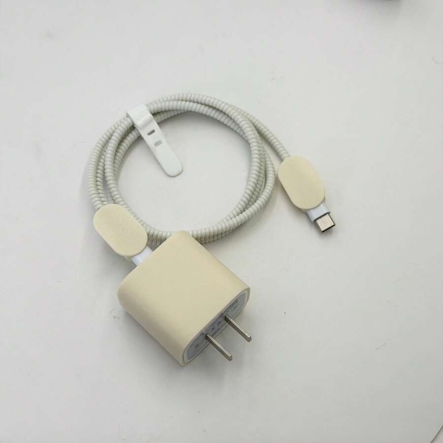 5件組米色皮革紋理新款 Apple 20W 充電器保護套與數據線保護套,防斷線線材包覆,相容 iPhone 17/16/15/14 - 米色 - 查看 1
