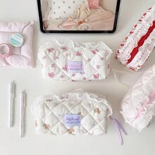 Ins韓系可愛兔子與草莓印花熊蕾絲飾邊化妝包 文具收納袋 便攜式女款化妝包 - 彩色 - 查看 3