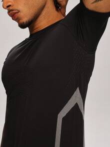 MASKERT Men's Athletic Fitted T-Shirt, Perfect For Running, Fitness, Hiking, Road Cycling, Outdoor Exploration And Training - Black - View 11