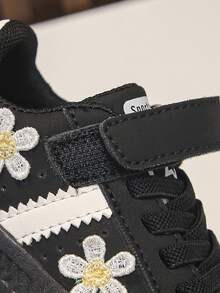 Black & White Infant Shell Head Sports Shoes - Non-Slip Soft Sole - Black - View 8