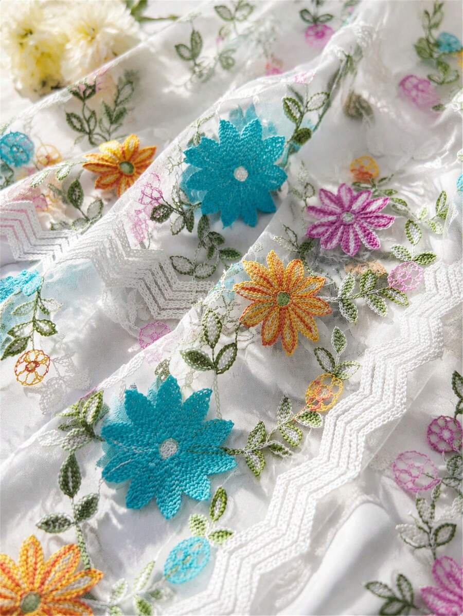 多色花卉葉片刺繡薄紗布料,白色透明網布上彩色線條雛菊刺繡,柔軟飄逸網狀織物,適用於婚紗、新娘面紗、派對裙、晚禮服、攝影背景,DIY手工縫製裝飾材料 - 1 - 查看 1