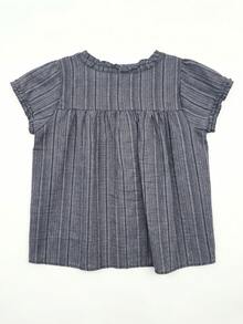 女款花瓣袖條紋短袖襯衫，適合夏季旅行 - 黑色 - 查看 3