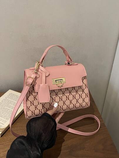 Elegant axelväska för kvinnor, stor handväska och crossbodyväska, moderiktig mångsidig pendlardesign, exklusiv nischlyxstil, vattentät, slitstark och hållbar, matchande accessoar för kvinnor