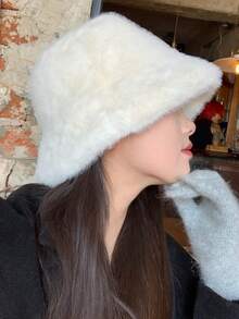 1件女款人造兔毛可調節水桶帽，修飾臉型，保暖百搭，大頭圍，白色素色毛絨，秋冬款 - 絨毛 - 查看 9