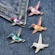 1/5 Colorful Gradient Hummingbird Metal Brooch, Exquisite Enamel Flying Bird Badge, Artistic Style Versatile Pin Accessory For Coats, Sweaters, Backpacks - Multicolor - View 2
