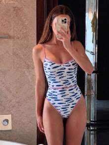 女款優雅魚紋高彈性連身泳衣，休閒無袖露背泳裝，適合夏季海灘穿著 - 彩色 - 查看 1