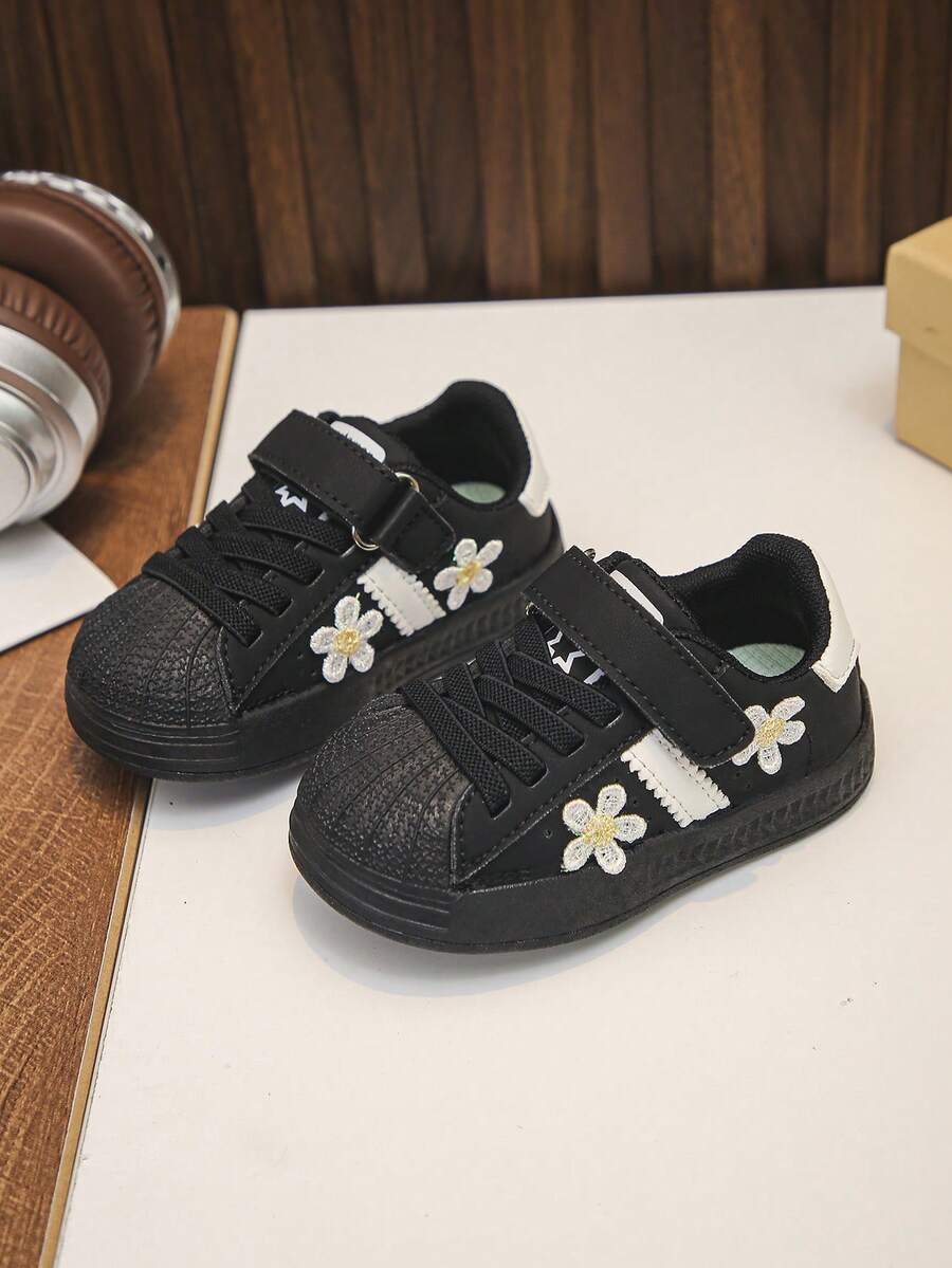 Black & White Infant Shell Head Sports Shoes - Non-Slip Soft Sole