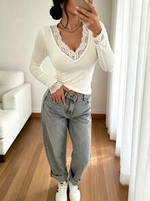 Get Rich A New Summer Women's Vacation Wear, Women's Summer Clothing, Women's Tops, Women's T-Shirt, Beige V-Neck Lace Long Sleeve T-Shirt, Lace Patchwork Design Slim Fit Casual Daily Layering Piece, Lace Trim Slim Fit Long Sleeve Top, Vacation Elegant Beach Chic - Beige - View 2
