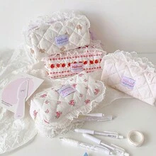 Ins韓系可愛兔子與草莓印花熊蕾絲飾邊化妝包 文具收納袋 便攜式女款化妝包 - 彩色 - 查看 6