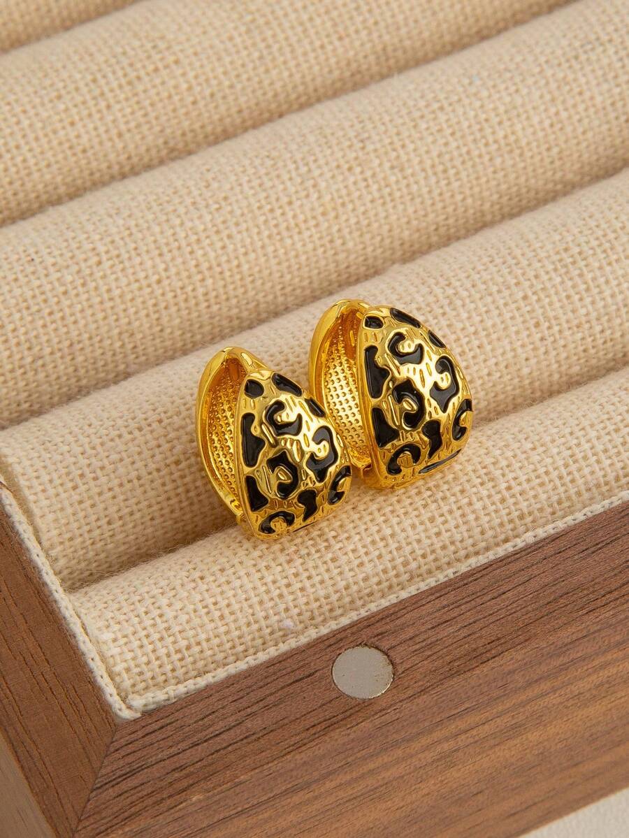 1 Pair Of Women's Vintage Oval Enamel Leopard Print Hoop Earrings, Stylish Light Luxury Unique Designer Jewelry, Versatile And Stackable - Gold - View 1