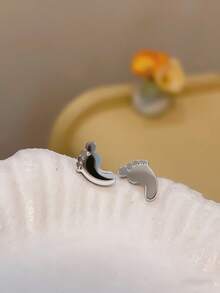 Simple Flat Baby‑Footprint Earrings Made From Hypoallergenic Stainless‑Steel, Thoughtful Keepsake Jewellery For Mothers. - Footprint Memorial Stud Earrings - View 10