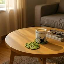 Ein Set rutschfester, hitzebeständiger Silikonuntersetzer mit Monstera-Blattmuster und grünen Pflanzendekorationen; ein perfektes Geschenk für Pflanzenliebhaber und ein Küchenaccessoire. - Grün - Übersicht 5