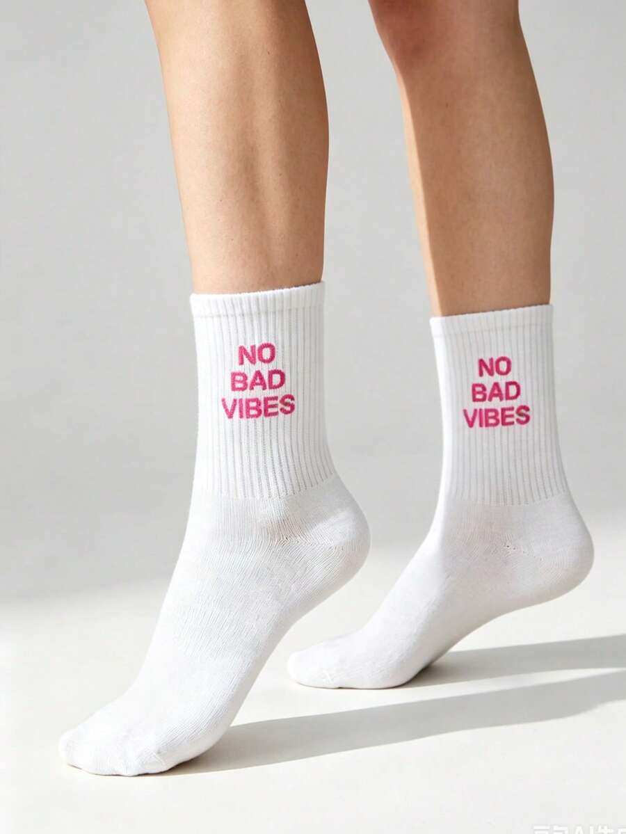 1 Pair Fashionable Letter Pattern Mid-Calf Socks - White - View 1