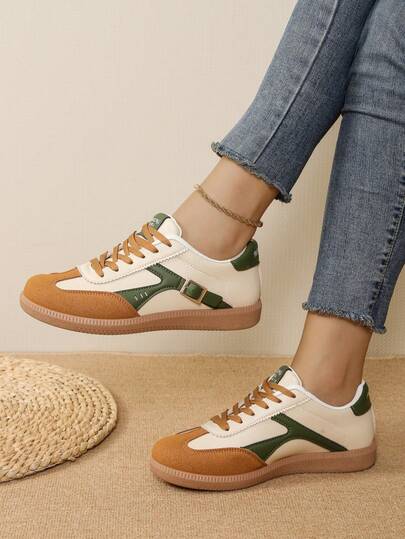 OBOVAY Tênis de Skate Feminino Preto com Painel de Contraste Creme, Couro Sintético, Confortável, Sola de Borracha Antiderrapante, Estilo Vintage Chique, Tênis para Caminhada ao Ar Livre