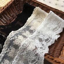 Cinta de encaje beige de 3.3 pulgadas de ancho, 5 yardas de largo, delicado patrón floral para costura, manualidades y decoración de vestidos de novia - 1 unidad - Ver 4