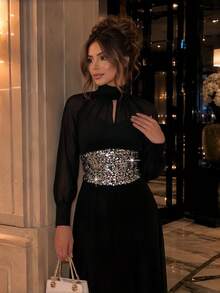 Gaun Malam Elegan Lengan Panjang Chiffon Berpayet Hitam dengan Potongan Pinggang yang Menonjol - Hitam - View 1