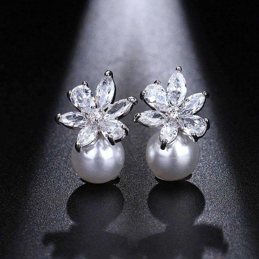 1 Pair Elegant Fashion Cubic Zirconia Stud Earrings Suitable For Women's Daily And Holiday Wear - White Gold - View 1