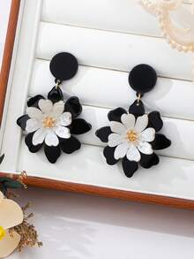 1 Pair Fashion Elegant Vacation Style Acrylic Flower Pendant Earrings Suitable For Women Daily And Party Wear - Black - View 2