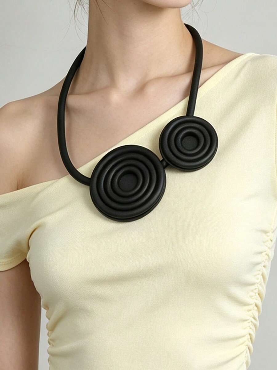 MARLIWOO 1pc Vintage Geometric Spiral Pendant Necklace, Minimalist Exaggerated Versatile Jewelry, Niche Casual Style - Black - View 1