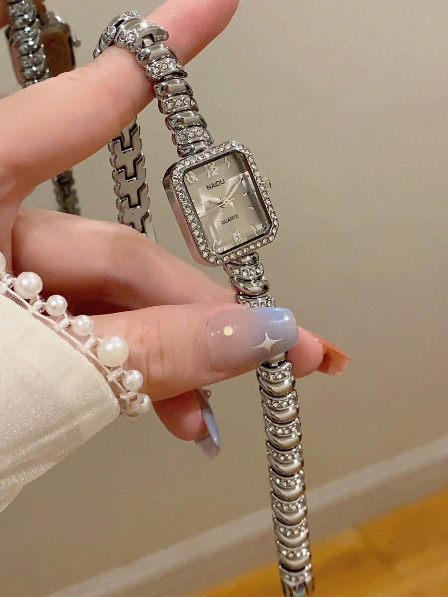 1件金色方形手鍊女款石英手錶,精緻小巧時尚,適合日常搭配,生日/畢業禮物,休閒風格 - 銀色 - 查看 1