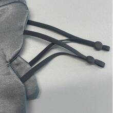 Máscara de dormir delgada con diseño de mariposa gris, máscara de ojos ligera y transpirable para siestas, máscara de ojos de seda sintética fresca con bloqueo de luz, ajuste ajustable con gancho para orejas sin apretar, máscara de dormir suave y amigable con la piel, ligera y sedosa sin presión en los ojos, adecuada para privación de sueño nocturno, oficina, sueño, hogar y otros escenarios, adecuada para viajes, larga distancia, yoga, meditación, sueño nocturno sin interrupciones, cómoda máscara de ojos - Modelo mariposa - Tipo gancho para oreja - Ver 3