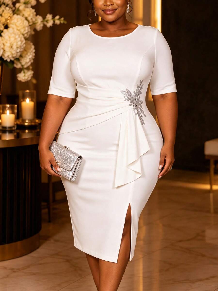 Gaun Bodycon Midi Putih Elegan AOMEI untuk Wanita Ukuran Plus, Leher Bulat, Pinggang Berkerut, Aplikasi Daun Rhinestone, Ruffle, Belahan, Gaun Formal untuk Tamu Pernikahan