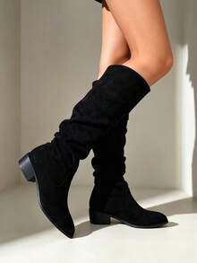 Botas largas negras de terciopelo con punta puntiaguda para mujer, diseño fruncido estilo británico, botas slouch minimalistas personalizadas, versátiles y estilizadas, tacón medio grueso, botas hasta la rodilla para todas las estaciones - Negro - Ver 4