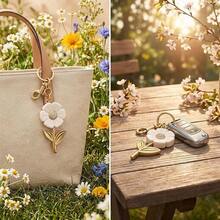 New Exquisite Daisy Keychain, Creative Beautiful Key Chain Pendant, Multi-Functional Women's Bag Charm - Multicolor - View 4