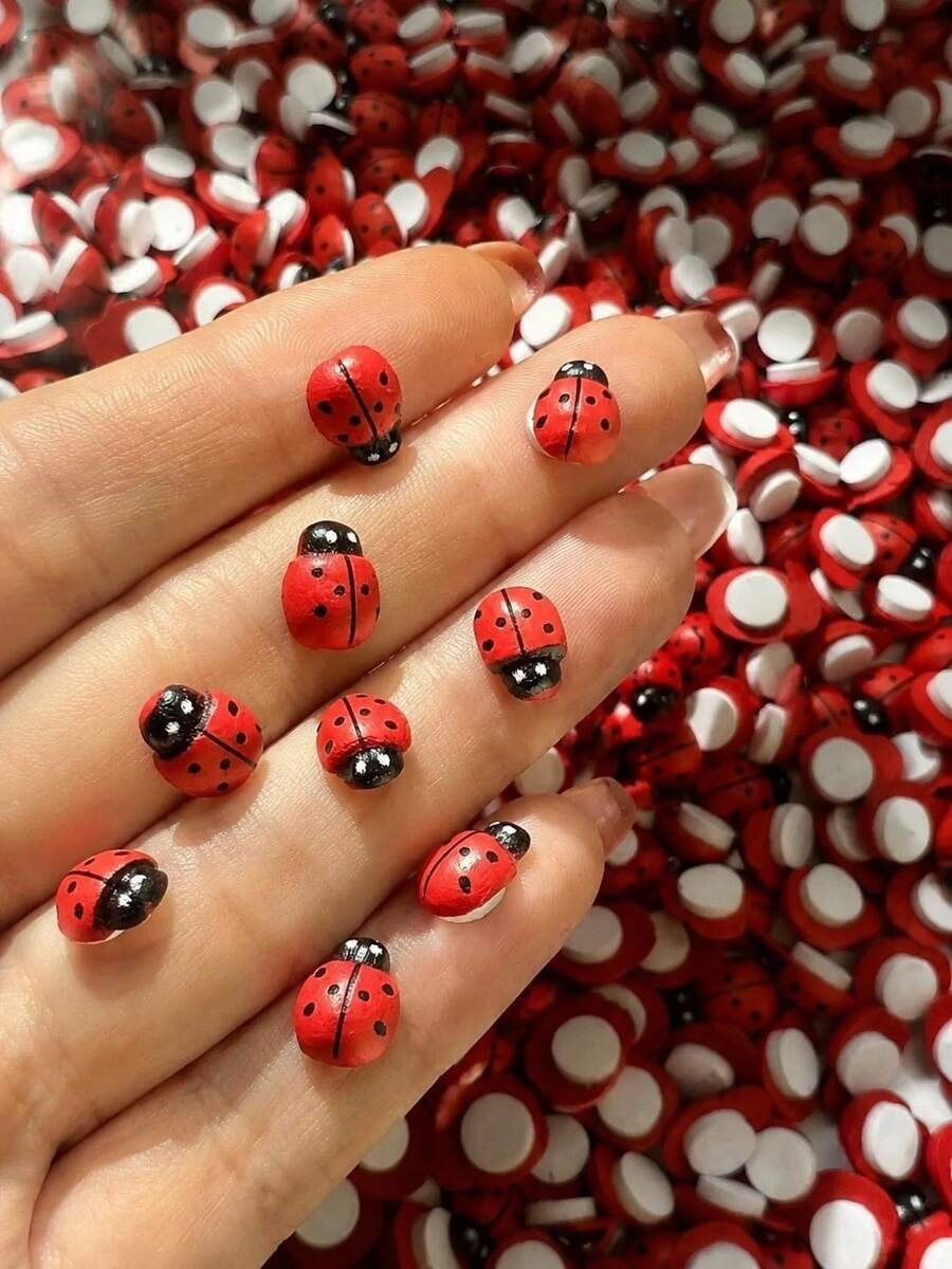 100/70pcs Self-Adhesive Wooden Ladybug Decorations, Cute Red Ladybug Stickers, Autumn Home Decor, Halloween Decorations, DIY Handmade Ornaments, Suitable For Flower Pots, Scrapbooks, Gift Boxes, Weddings And Holiday Party Miniature Landscape Decor