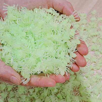 300 Buah Mainan Laba-laba Mini Palsu, Hijau Bercahaya dalam Gelap, Bahan Katun, Dekorasi Laba-laba Realistis untuk Halloween