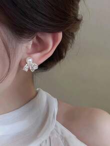 1 Pair Cute Lace Bow Faux Pearl Stud Earrings, Suitable For Women's Daily Wear Or Date Occasions - Silver - View 3