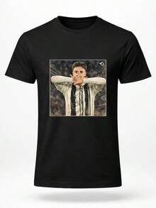 Camiseta con Póster Vintage de Kenan Yildiz |   Gráfico Retro de Fútbol |   Juventus Turquía y Copa  2026 - Negro - Ver 1