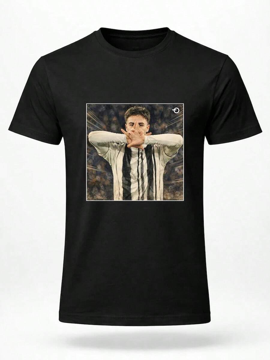 Camiseta con Póster Vintage de Kenan Yildiz | Gráfico Retro de Fútbol | Juventus Turquía y Copa 2026 - Negro - Ver 1