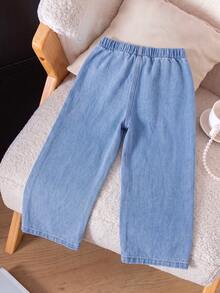 Girls' Cute Red Heart Embroidered Straight Leg Denim Jeans, Casual Everyday Fashion - Medium Wash - View 2