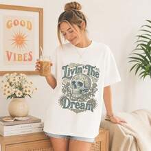 Camiseta con Gráfico de Calavera Gótica, Camiseta Vintage con Esqueleto, Camiseta de Estilo Dark Academia, Estética de Halloween, Top Alternativo Unisex - Blanco - Ver 1