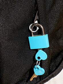 Metal Small Padlock With 2 Keys, Metal Lock With Heart Pattern, Small Padlock, Small Key Lock, No Assembly Required, Waterproof, Luggage Lock With Keys, Small Luggage Padlock, Metal Key Padlock, Suitable For Luggage, Pencil Case, Backpack, Travel Accessories, School Locker, Sports Locker, Fence, Toolbox, Suitable For Graduation Season, Back To School Season, Teacher's Day Gift, Birthday Gift - Multicolor - View 8