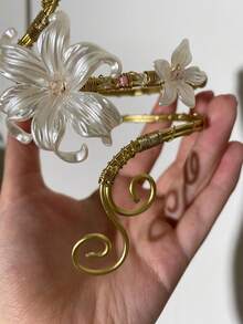 1pc Fashion Elegant Exaggerated Creative Open Adjustable Wrap-Around Arm Cuff With Micro-Inlaid Artificial Crystal Faux Pearl Flower Shell Design, Suitable For Women's Daily Wear, Vacation And Party - Gold - View 2