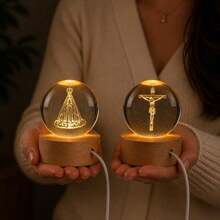 Luminária Cristal de mesa Nossa Senhora Aparecida Padroeira do Brasil Fé LED Presente Natal Bola Vida - nasci de jesus p presente - Visão 9