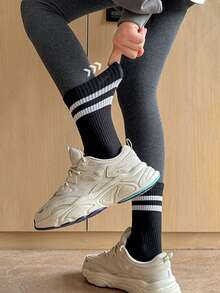 5/10/20 Pasang Kaos Kaki Unisex Bergaris Hitam Lembut dan Nyaman Setinggi Betis, Cocok untuk Pemakaian Sehari-hari - MultiWarna - View 3