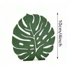 Ein Set rutschfester, hitzebeständiger Silikonuntersetzer mit Monstera-Blattmuster und grünen Pflanzendekorationen; ein perfektes Geschenk für Pflanzenliebhaber und ein Küchenaccessoire. - Grün - Übersicht 2