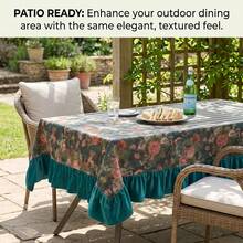 1pc Dark Green Vintage Rose Jacquard Tablecloth With Dark Green Ruffle Edge, Lightweight Luxury Vintage Style Jacquard Fabric, Rectangular Shape, Dark Green Ruffle Edge Splicing Detail Decoration, Functional Home Long Tablecloth Suitable For Family Breakfast, Brunch And Daily Dining Scenes - Green - View 7