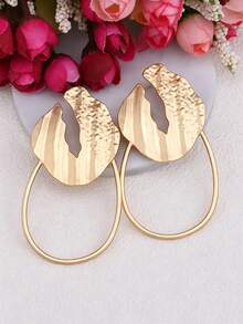 sehuoran 1 Pair Zinc Alloy Hollow Electroplated Matte Gold Geometric Women's Large Stud Earrings For Evening Party - Style - View 4