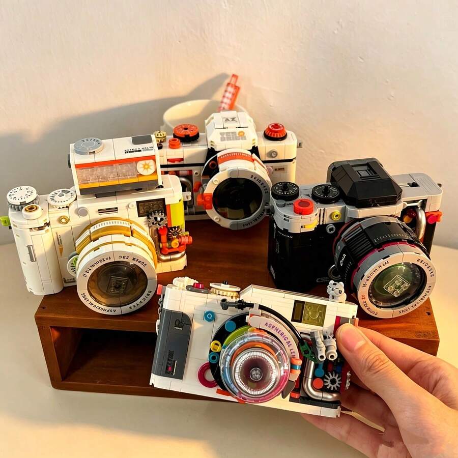500PCS Vintage Camera Building Block Model, Old-Style SLR Film Camera Micro Particle Building Block Set, Atmospheric Desktop Decor Ornament, Creative DIY Assembly Toy, Perfect Gift For Teenagers, Photography Enthusiasts And Collectors