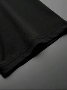 Camiseta Casual de Manga Corta para Hombre con Estampado "El Tiempo es Dinero" |   Top de moda primavera-verano, cuello redondo cómodo, corte regular. - Negro - Ver 4