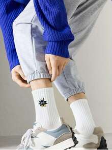 1/3/6 Pairs Cartoon Monster Embroidered Men's Mid-Calf Sports Socks, Breathable And Moisture-Wicking, Daily Sports Basketball Socks, All-Season Versatile - Black and White - View 5